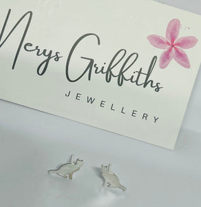 Cat stud earrings