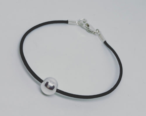 Leather surf ball bracelet in black