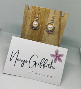 Sterling silver and glass Pearl infinity earrings