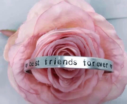 Personalised curve bracelet